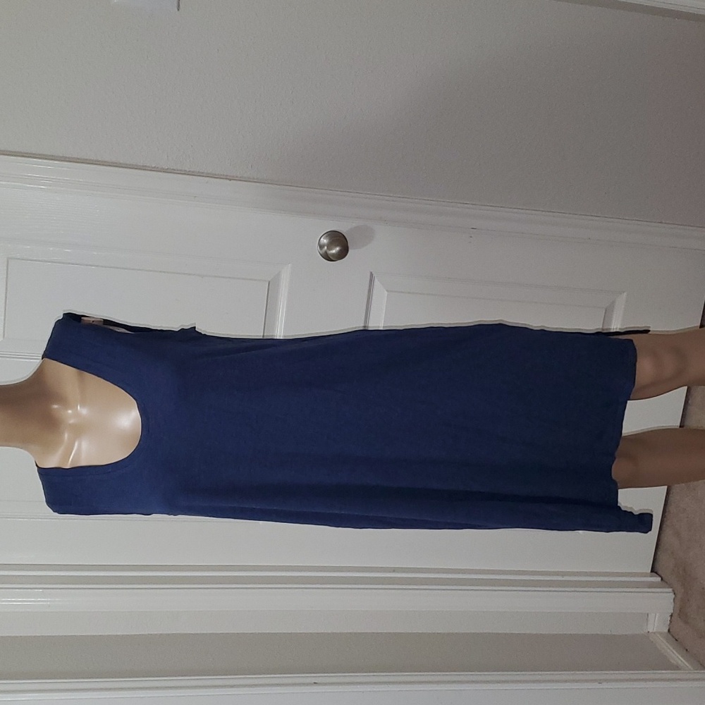 Madewell L sleeveless on the go perfect for anything side slits so comfy viscose
